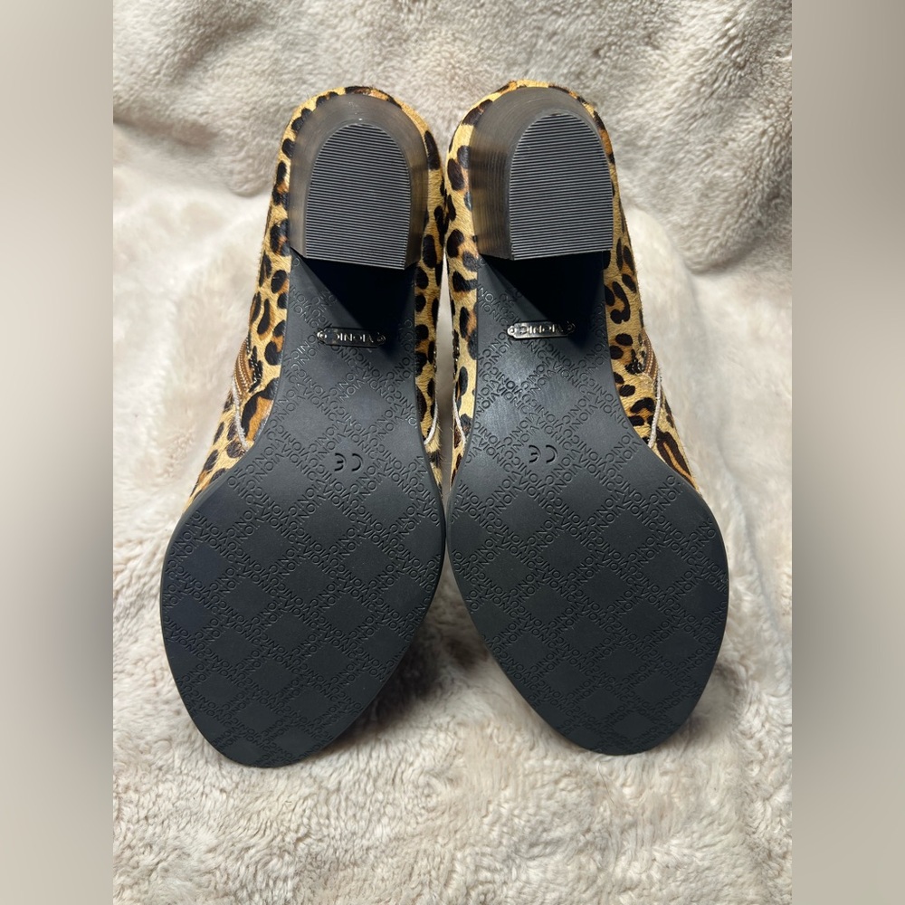 Vionic Georgia hair ankle boots in a leopard animal size 7 - Picture 5 of 7